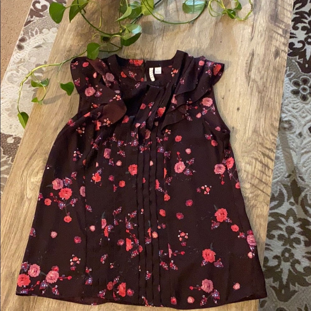 Sleeveless Blouse